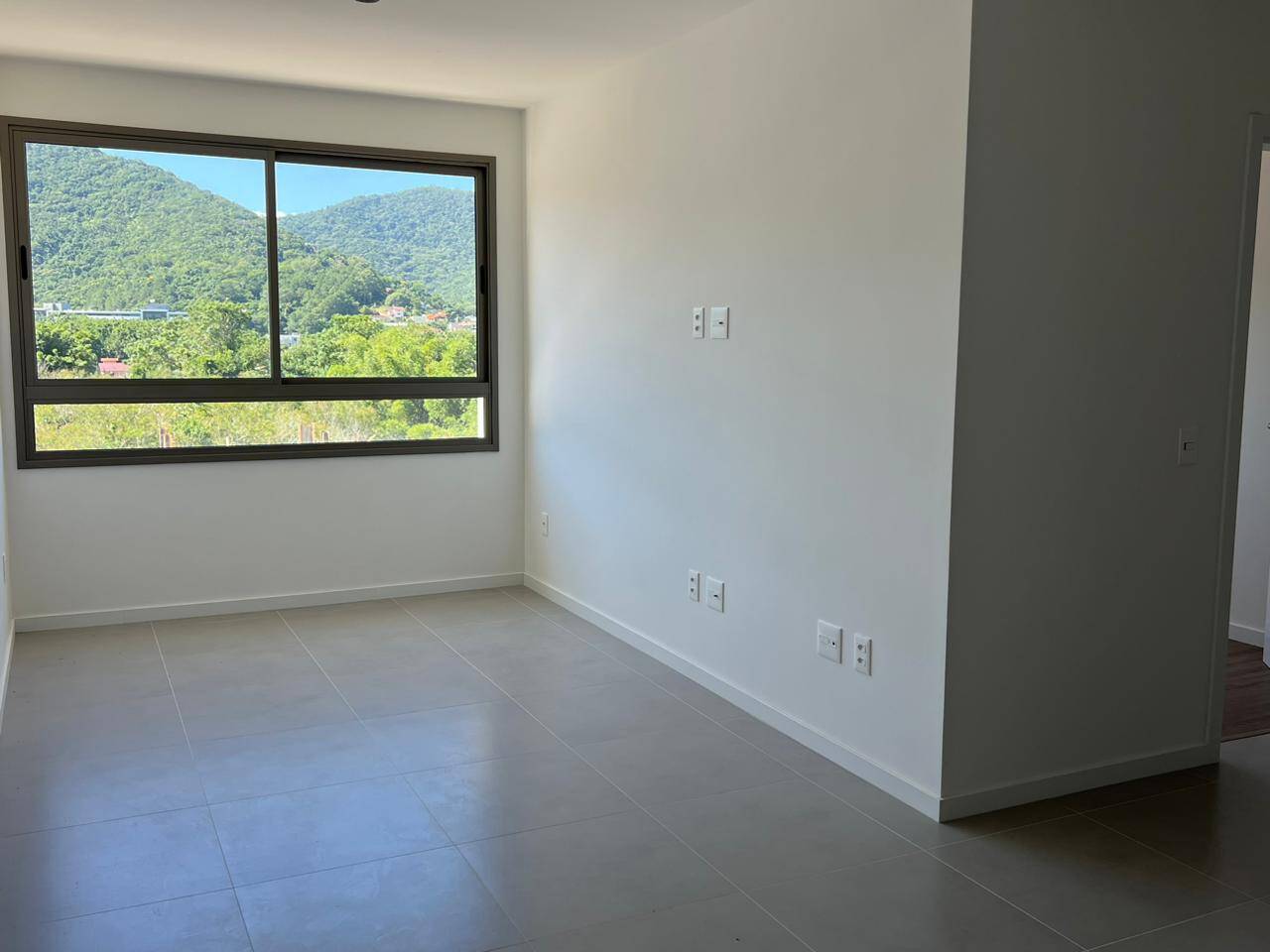 Apartamento à venda com 2 quartos, 85m² - Foto 2