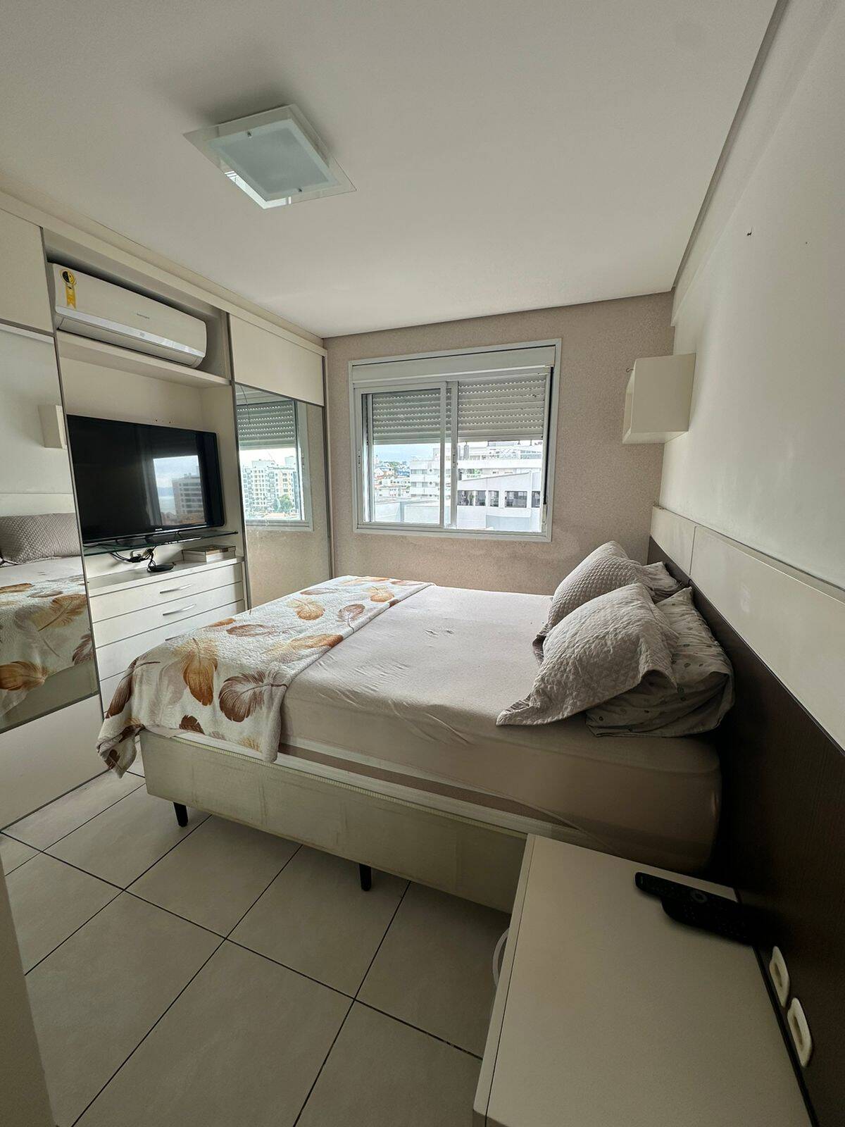 Apartamento à venda com 2 quartos, 75m² - Foto 9