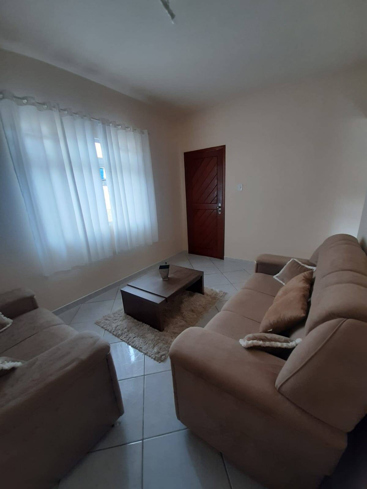 Casa à venda com 2 quartos, 80m² - Foto 1