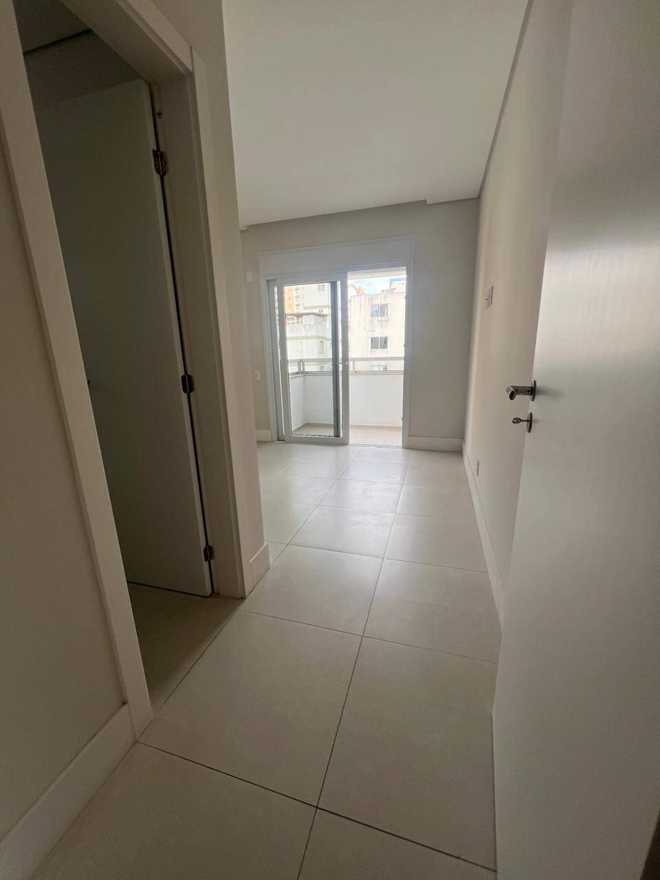 Apartamento à venda com 2 quartos, 75m² - Foto 8