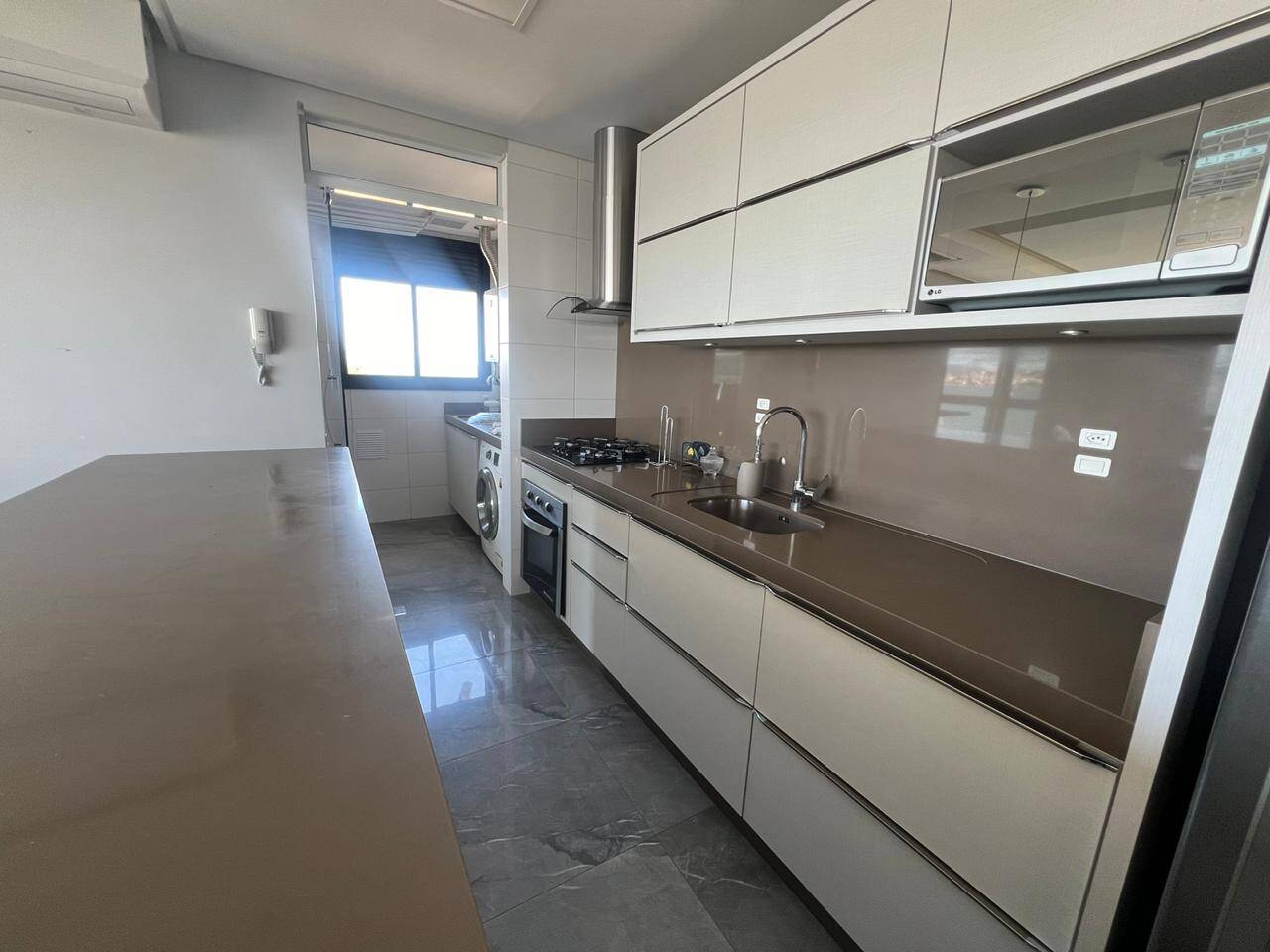 Apartamento à venda com 3 quartos, 150m² - Foto 8