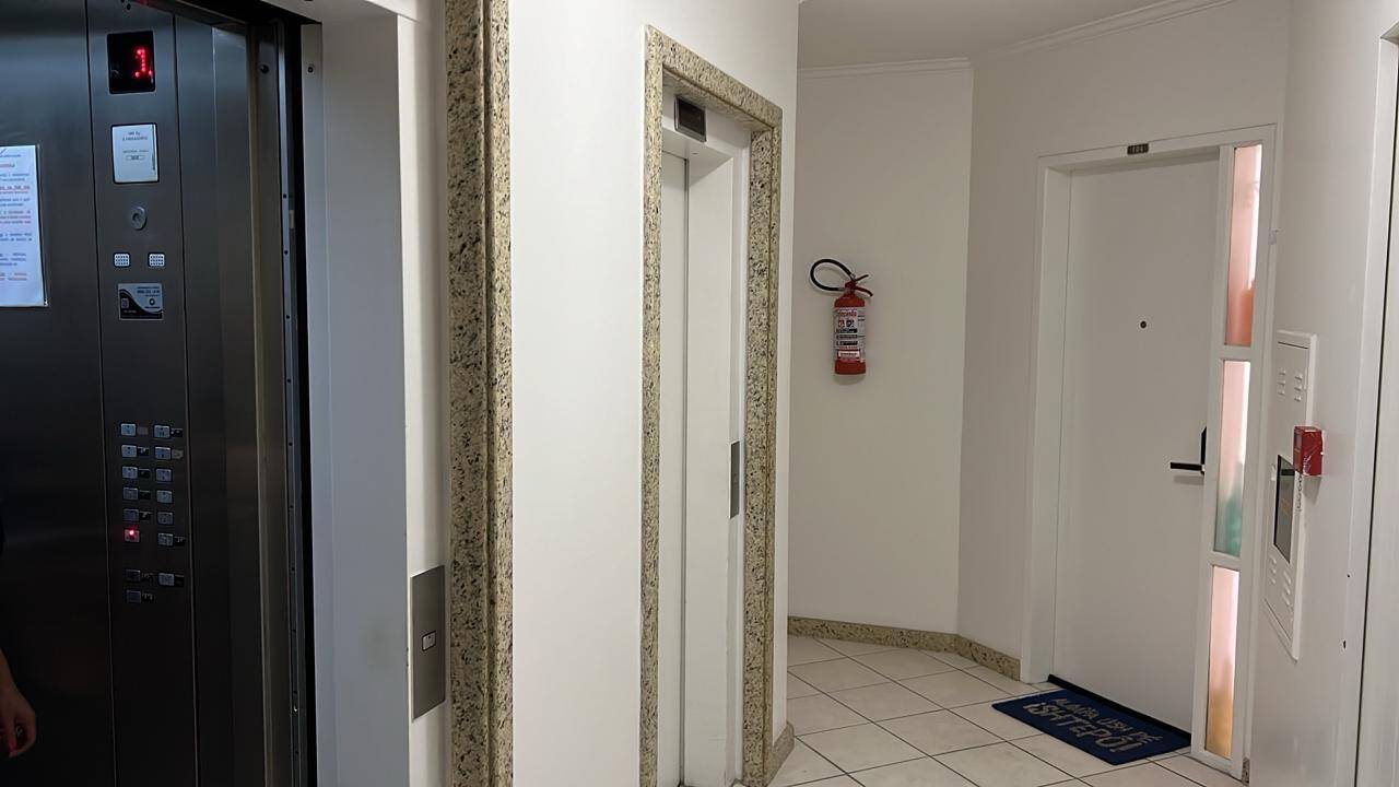 Apartamento à venda com 3 quartos, 210m² - Foto 15