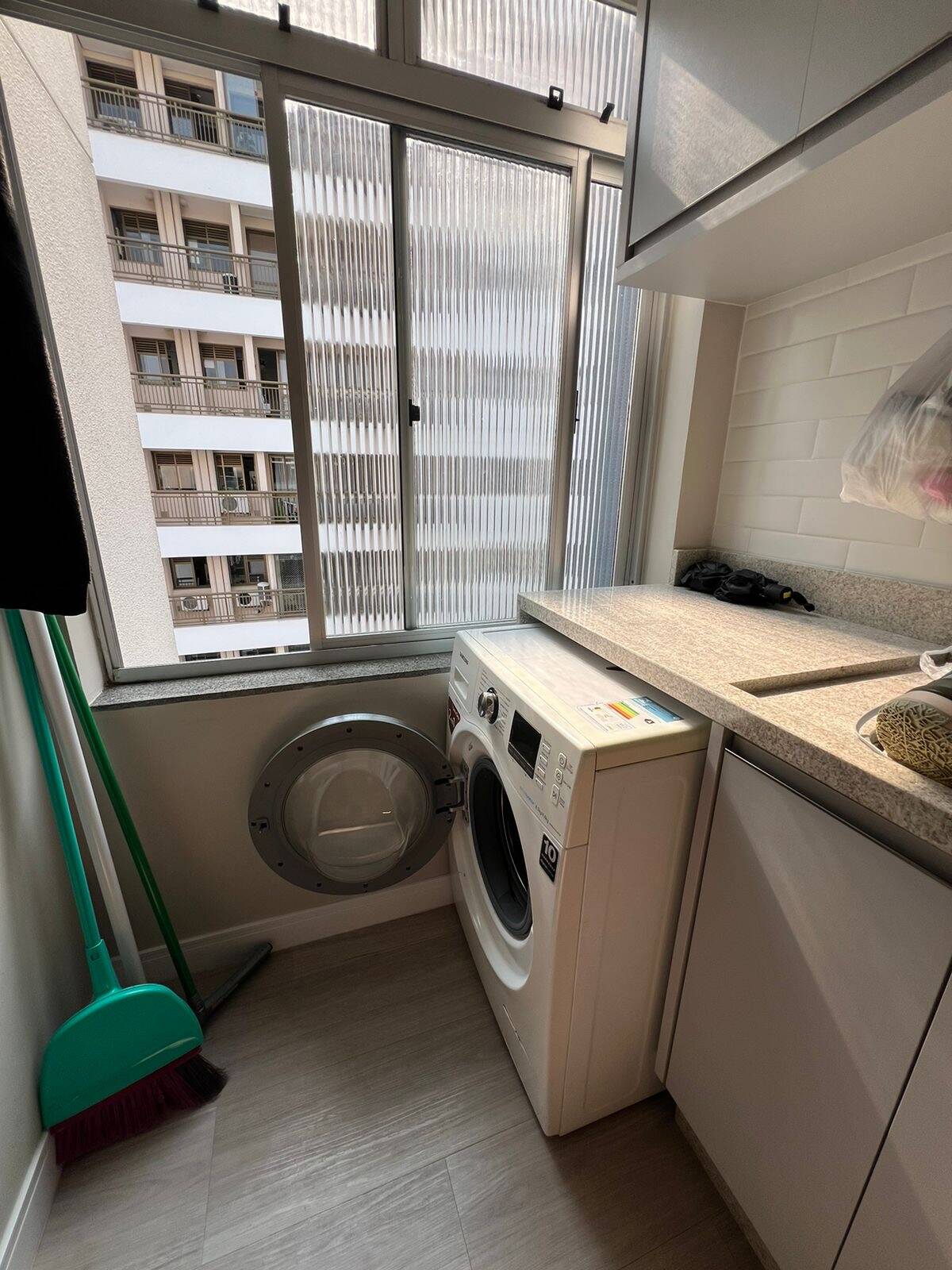 Apartamento à venda com 2 quartos, 75m² - Foto 9