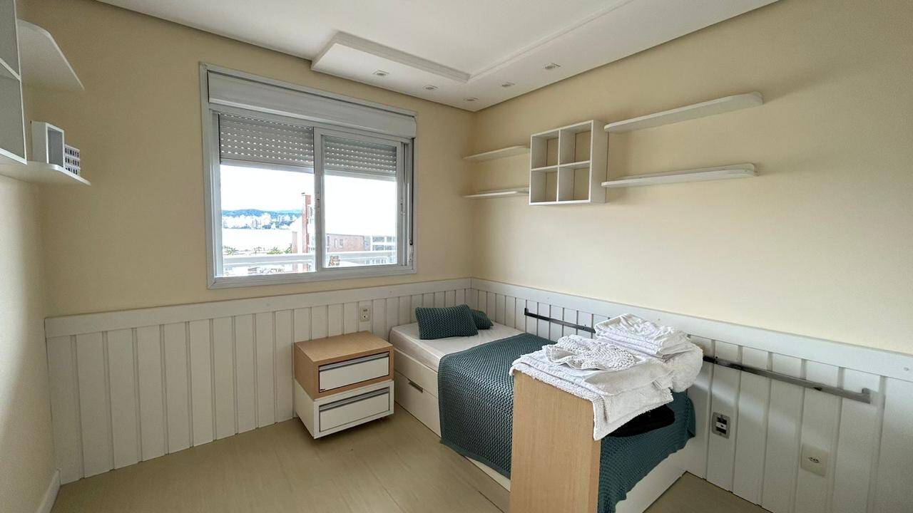 Apartamento à venda com 3 quartos, 96m² - Foto 3