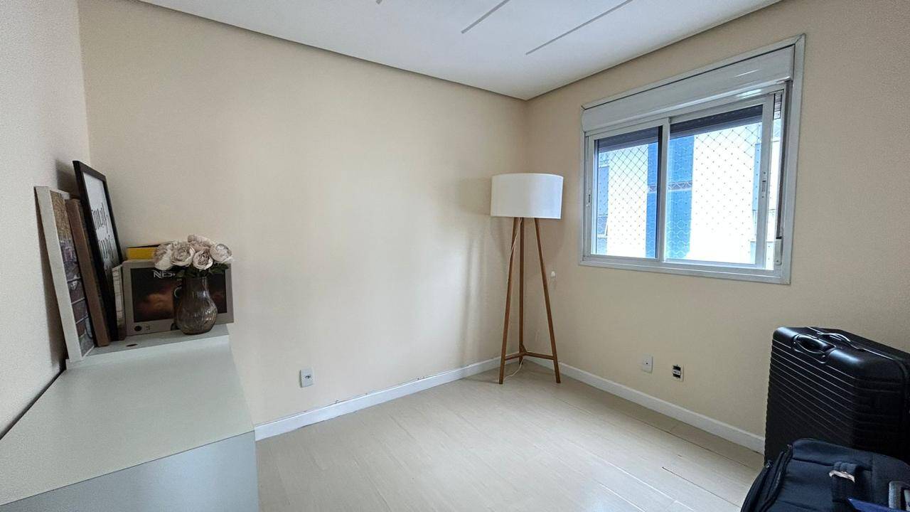 Apartamento à venda com 3 quartos, 96m² - Foto 13