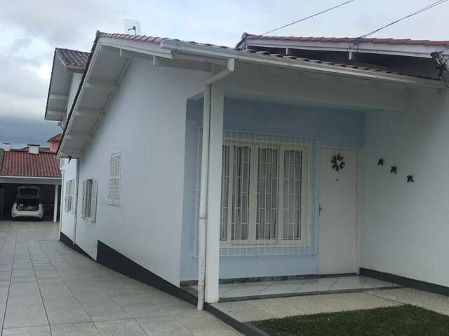 #16 - Casa para Venda em São José - SC - 2